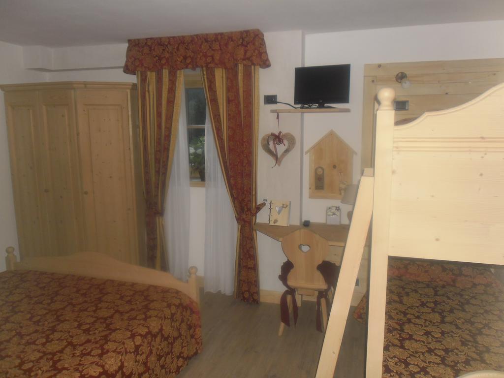 Maso Pin Bed & Breakfast Madonna di Campiglio Phòng bức ảnh