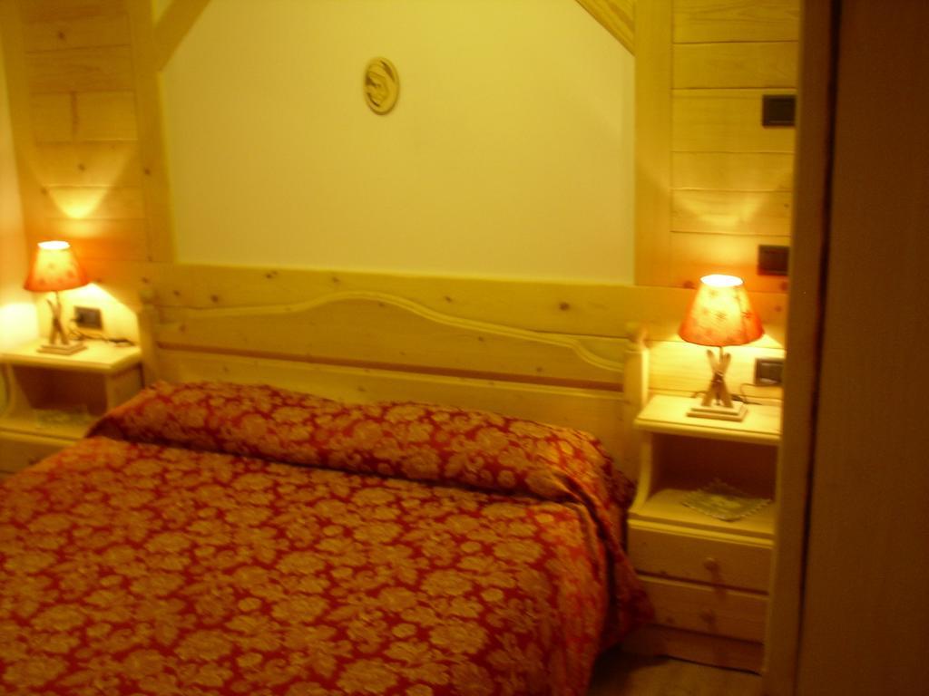 Maso Pin Bed & Breakfast Madonna di Campiglio Phòng bức ảnh
