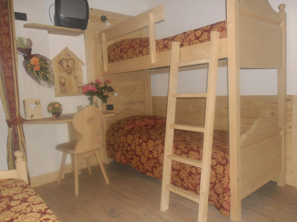 Maso Pin Bed & Breakfast Madonna di Campiglio Phòng bức ảnh